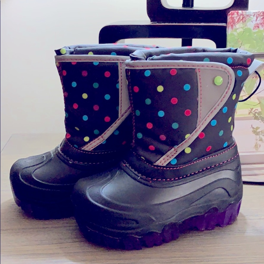 ❄️❄️Kid’s Light Up Snow Boots❄️❄️